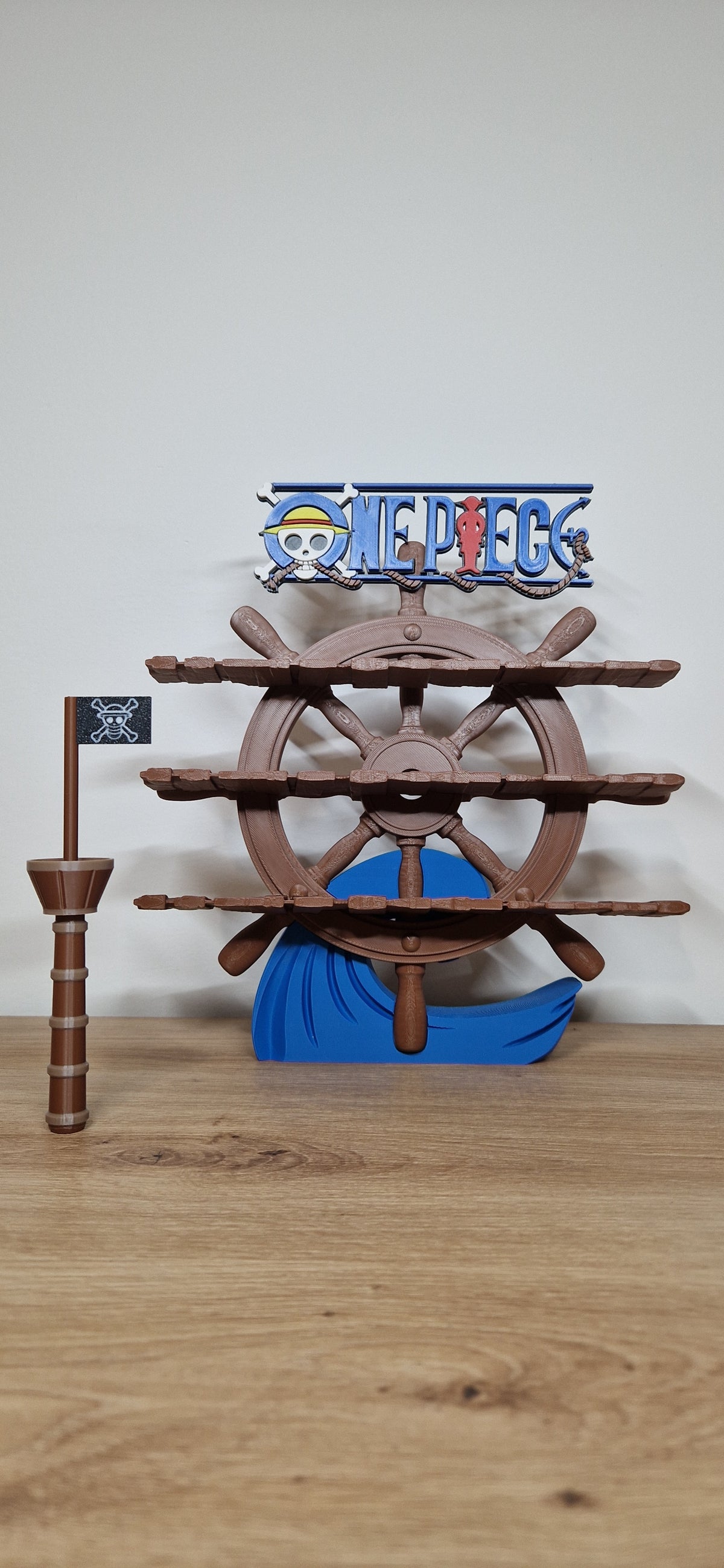 Espositore 3D a forma di timone per personaggi One Piece della collezione Kinder Joy