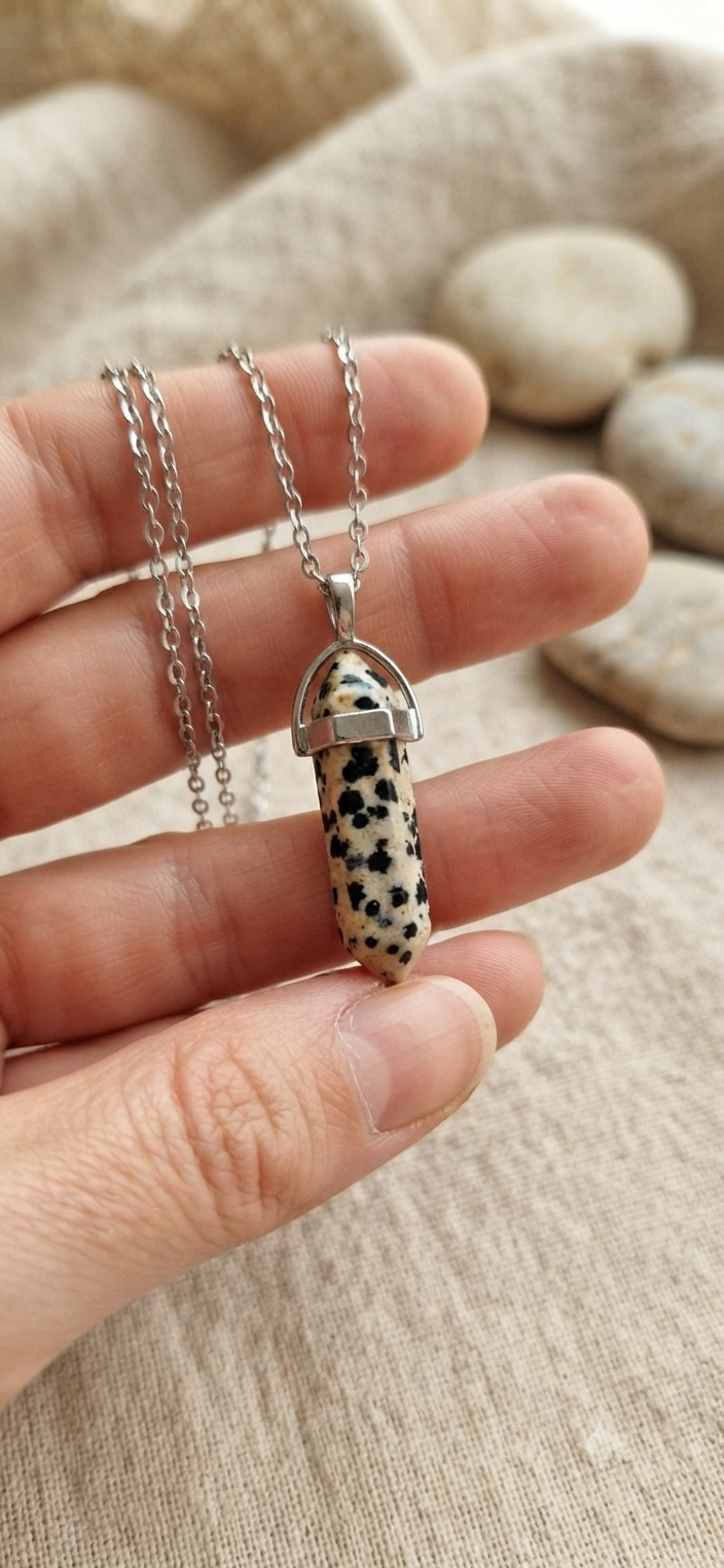 Collana artigianale ciondolo prisma esagonale Diaspro Dalmata pietra naturale handmade GM_Creations
