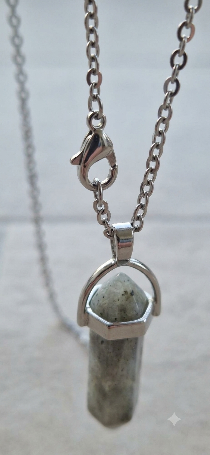 Collana artigianale ciondolo prisma esagonale Labradorite pietra naturale handmade GM_Creations
